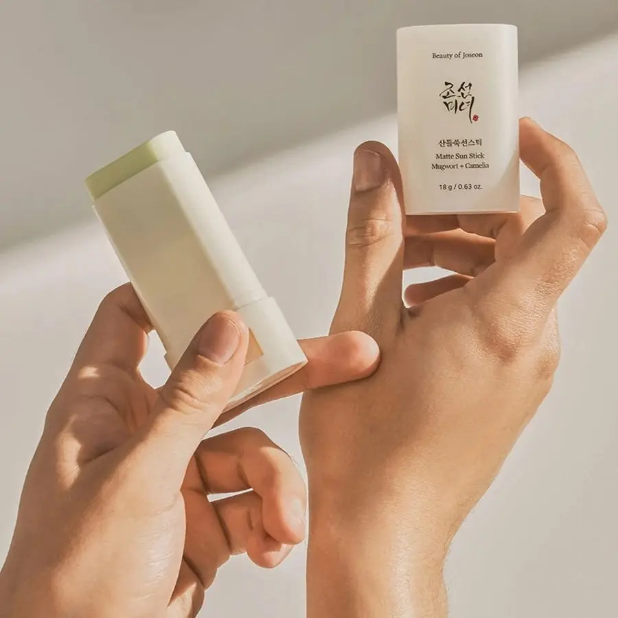 Matte sun stick : Mugwort + Camilia 18g - Image 3
